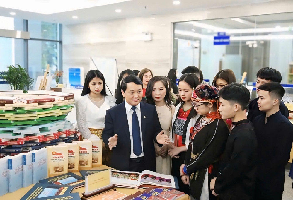 1_2_vlin Nhịp cầu tri thức nối liền các vùng đất - ảnh 1
