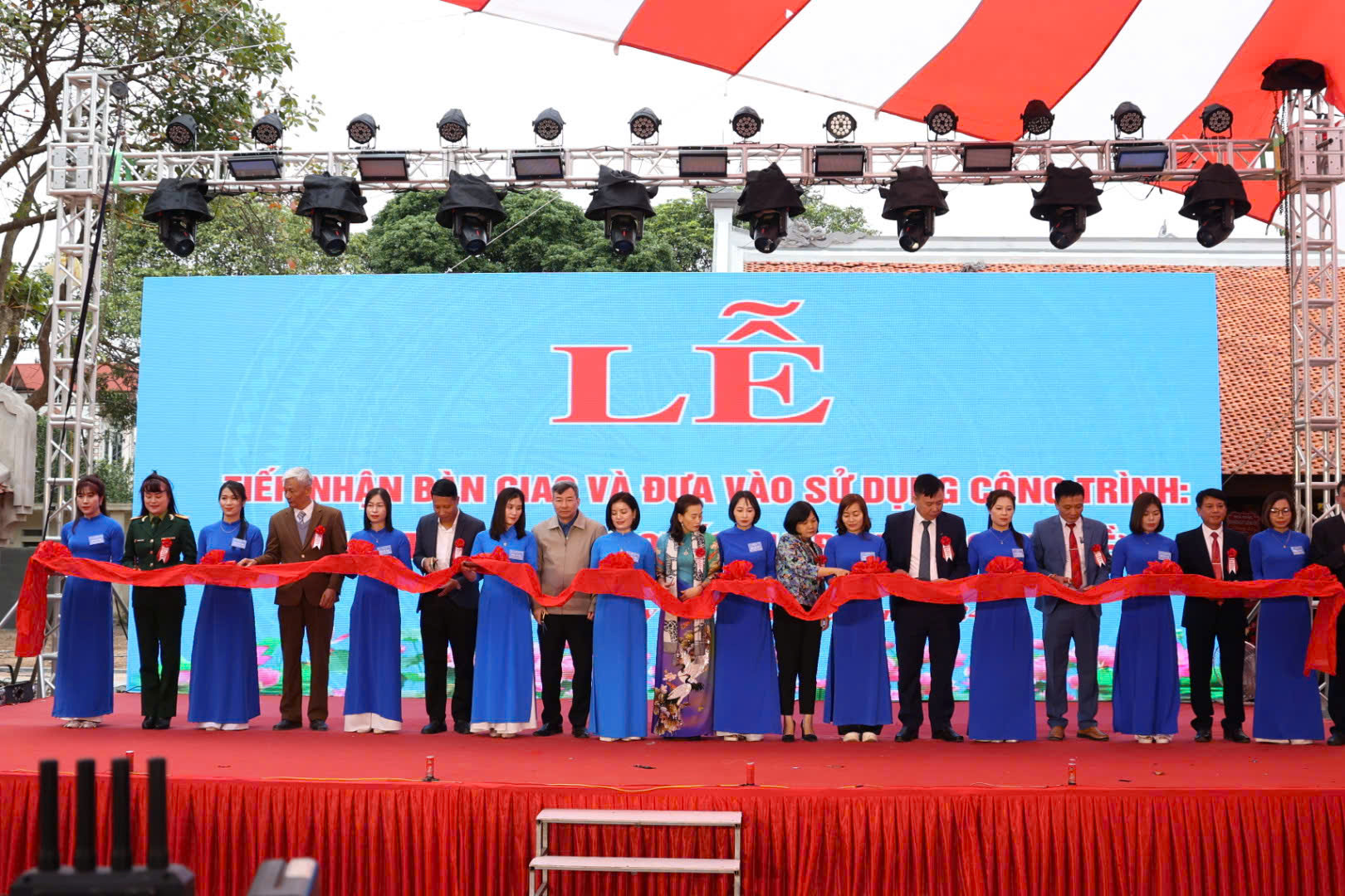 9_fxfg Khánh thành và bàn giao công trình tu bổ, tôn tạo di tích quốc gia đền Hồ Đề - ảnh 2