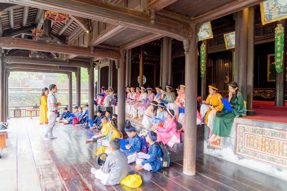 ao_dai_004_zdhn Bài 5 - Đánh thức cộng đồng di sản - ảnh 1
