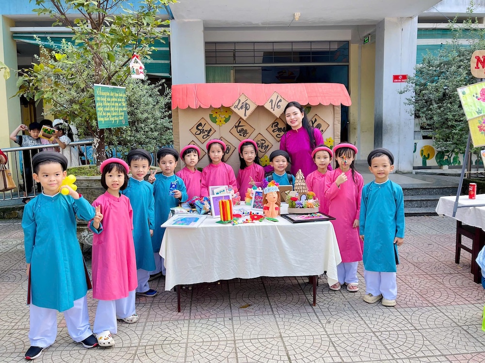 ao_dai_hue_ywpx Bài 4 - Ba bước phát huy “tài sản” Áo dài - ảnh 4