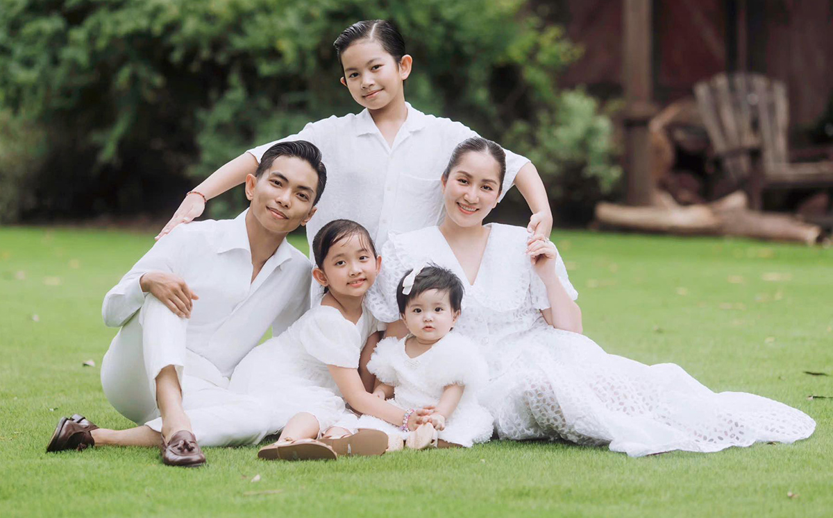 gia-dinh-khanh-thi-phan-hien-nhay-1733914427 Gia đình Khánh Thi - Phan Hiển nhảy