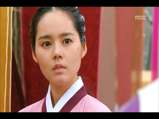 Han Ga In trong 'Mặt trăng ôm mặt trời'